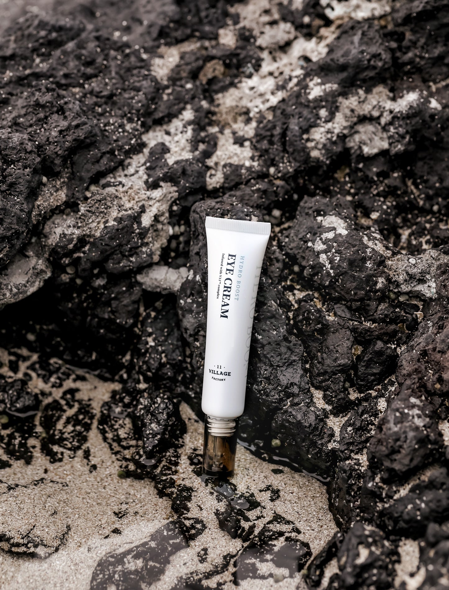 Village 11 Factory Hydro Boost Eye Cream